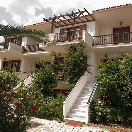Morfoula Aparthotel วาเตรา ภายนอก รูปภาพ