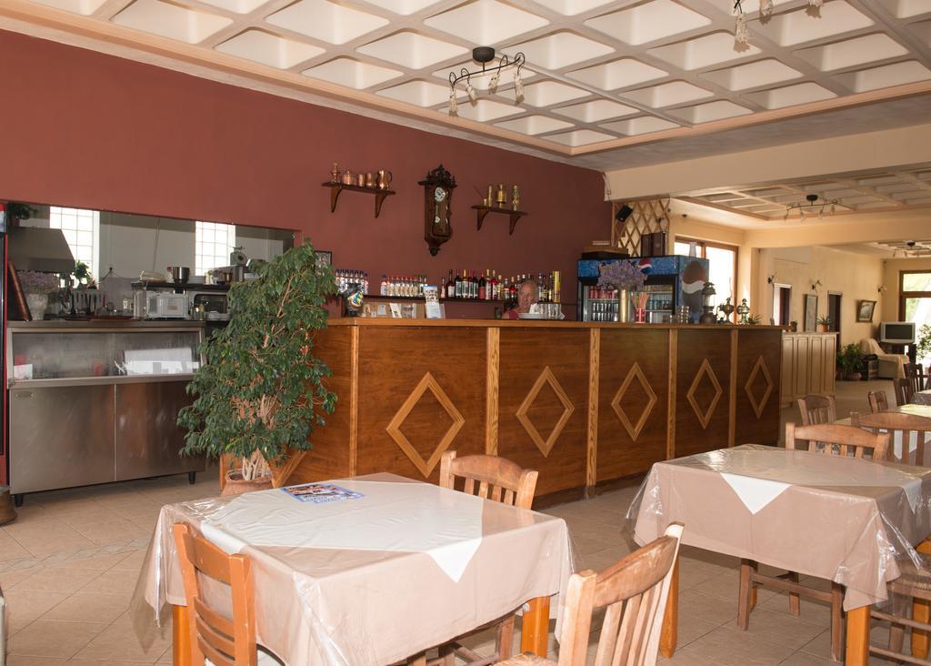 Morfoula Aparthotel วาเตรา ภายนอก รูปภาพ